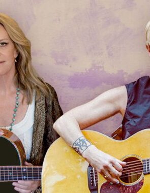 Mary Chapin Carpenter & Shawn Colvin Together on Stage