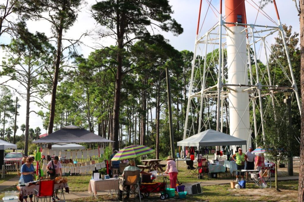 Country Farmer’s Market at Crooked River Lighthouse