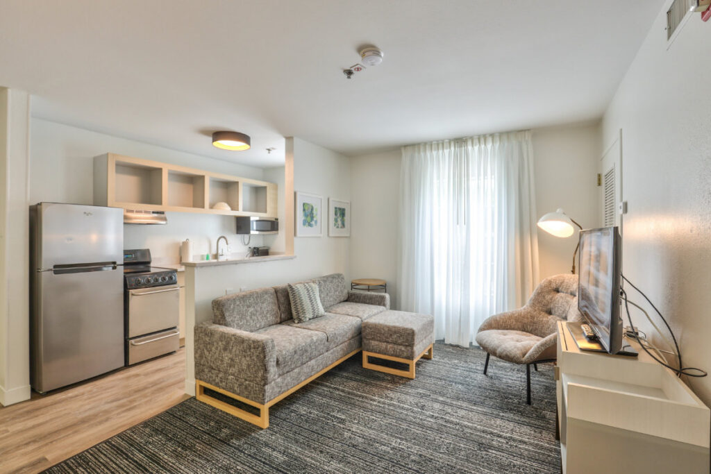 AlluxSuites at 1876