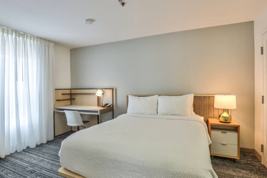 AlluxSuites at 1876